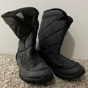 Womens size 11 snow boots